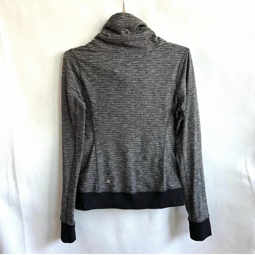EUC Lululemon Be Present Jacket Coco Pique Black Size 8 Thumbholes Zip Closure - Picture 4 of 14